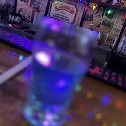 Cledis Burgers & Beer - Elm Hill - Blue tea shot