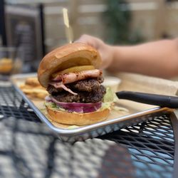 Flat Rock Grill - Aloha Burger