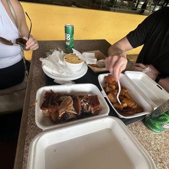 Lechonera Los Pinos - Pork - Barbeque Near Me - Cayey, Puerto Rico