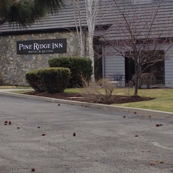 Pine Ridge Inn - Hotels Near Me - Bend, Oregon
