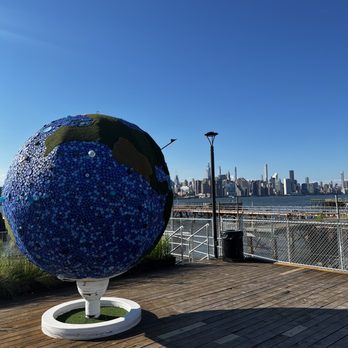 Putting Green - Mini Golf Near Me - Brooklyn, New York