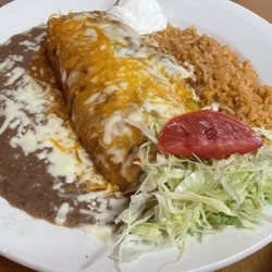 Taqueria El Cazador - Burrito plate