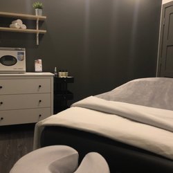 Massage Experts - Spruce Grove - We have 8 rooms with warm, cozy beds in a calm, relaxing environment.