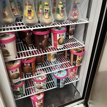 Baskin-Robbins - Pre-packed quarts of ice cream flavors & ice cream cones - Ice Cream & Frozen Yogurt Near Me - Stockton, California