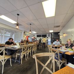 Sandwich De Paris - Dining Area