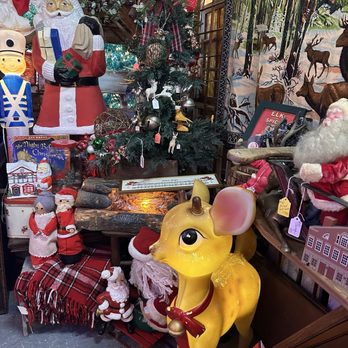 Vintage Roost - Antiques Near Me - Tampa, Florida Vintage Roost - Antiques Near Me - Tampa, Florida