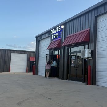 Grapes & Rye - Bartenders Near Me - Hutto, Texas