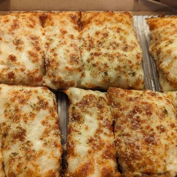 Piara Pizza - a close up of a pizza in a box - Pizza Near Me - East Los Angeles, California Piara Pizza - a close up of a pizza in a box - Pizza Near Me - East Los Angeles, California