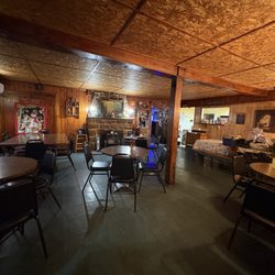 Debs Cross Fork Inn - Dining area from gift shop. Didn't get a picture of bar and other dining room, but pretty much the same.