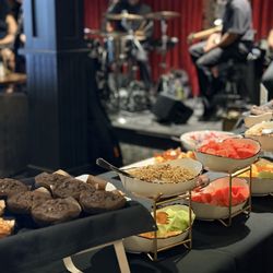 Warren’s Supper Club - Breakfast buffet - pastries and fresh fruit