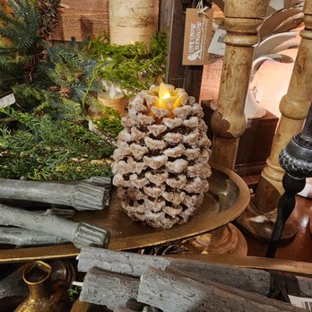 Lone Crow Bungalow - Normal candles and flame less can be found throughout - Home & Garden Near Me - Bend, Oregon
