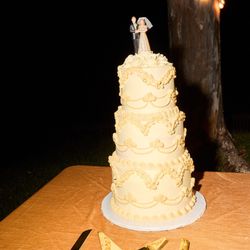 Cafe Esmeralda Cakes & Bakery - We loved our wedding cake!!! Delicious red velvet by Esmeralda Cakes.