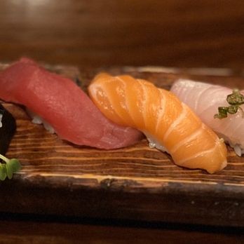 Ichi Umi Sushi - Lunch combo S9. Spider Tempura Roll and 5 Pieces Nigiri Sushi Combo Lunch - Sushi Bars Near Me - Austin, Texas