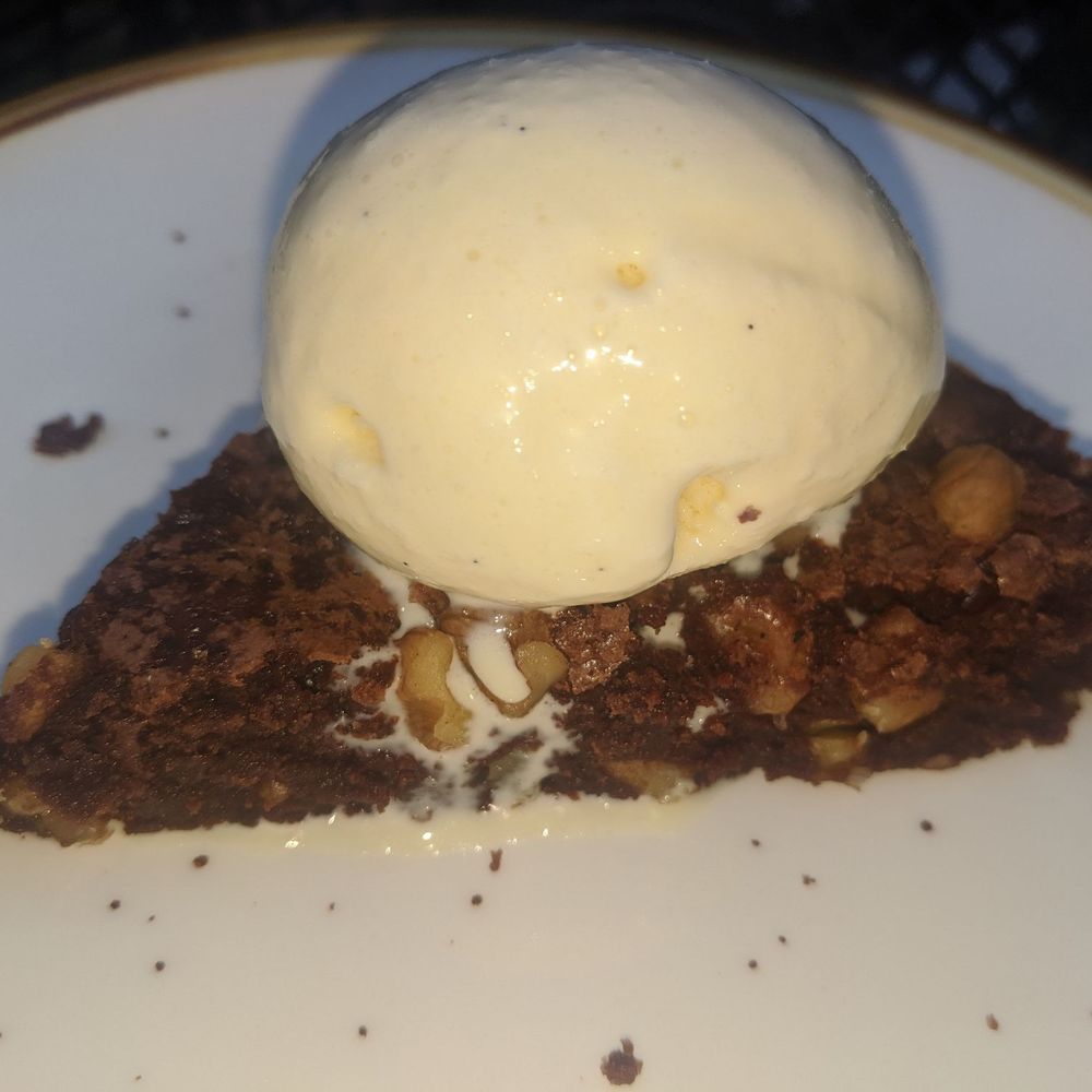 Ice cream & brownie dessert Ice cream & brownie dessert