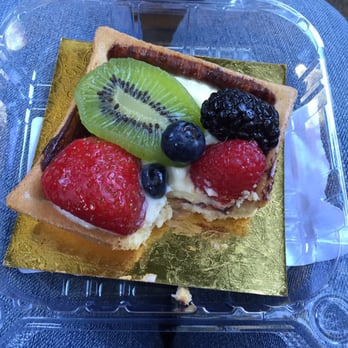 Safeway - This is the Tart purchased at Newport, Oregon's Safeway 6/26/16 SO very good! - Grocery Near Me - Newport, Oregon