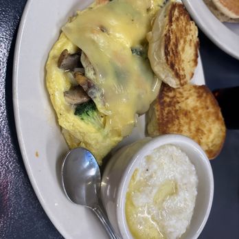 Nadines Hash House - Veggie omelet - Breakfast & Brunch Near Me - St. Louis, Missouri Nadines Hash House - Veggie omelet - Breakfast & Brunch Near Me - St. Louis, Missouri