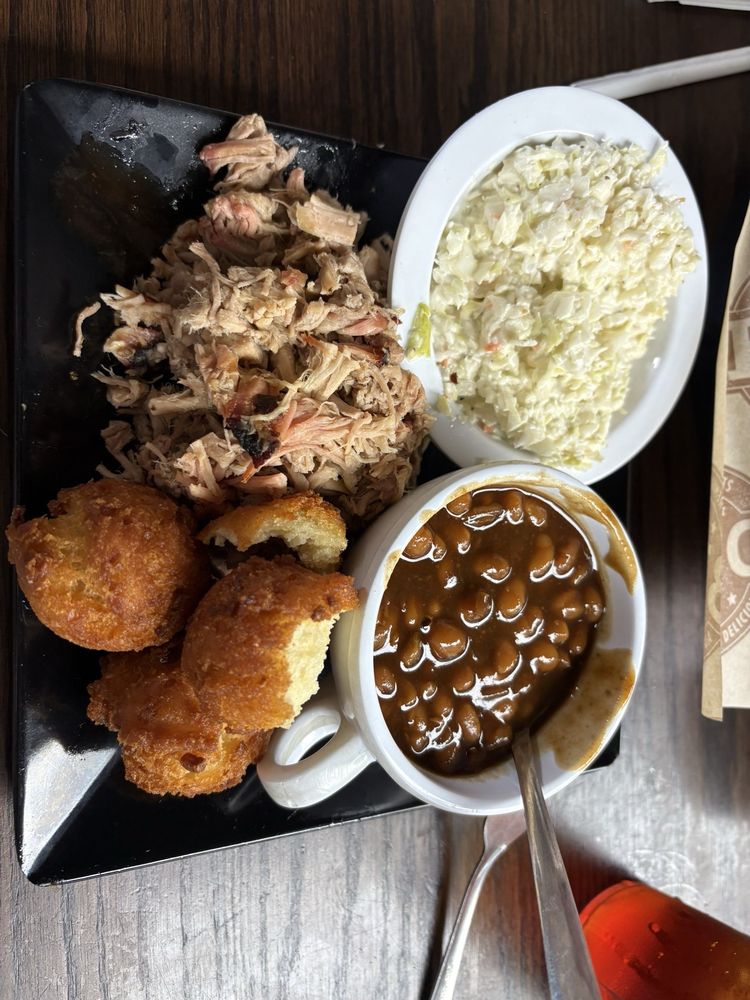 Mt.Pleasant Smoke House Logo