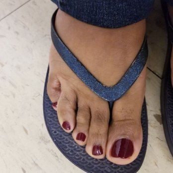 Cindy's Nails - Holiday Pedi - Nail Salons Near Me - Park Forest, Illinois