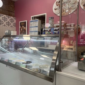 Kilwins Ice Cream - Chocolate - Fudge - Candy Stores Near Me - Pensacola, Florida Kilwins Ice Cream - Chocolate - Fudge - Candy Stores Near Me - Pensacola, Florida