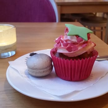 Ten To Three Cafe & Bakery - Macaron and gluten free cupcake - Cafes Near Me - Delft, ZH Ten To Three Cafe & Bakery - Macaron and gluten free cupcake - Cafes Near Me - Delft, ZH