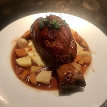 Beatrix - Pork Shank - Coffee & Tea Near Me - Oak Brook, Illinois