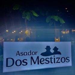 Dos Mestizos