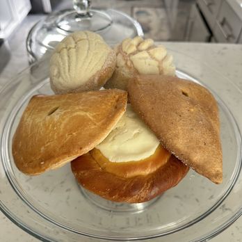 NaVis Bakery - Conchas, pumpkin and pineapple empanadas and cheese danish. - Bakeries Near Me - Rosemead, California