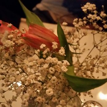 The Growers Pub - Flower center pieces - Steakhouses Near Me - Salinas, California The Growers Pub - Flower center pieces - Steakhouses Near Me - Salinas, California