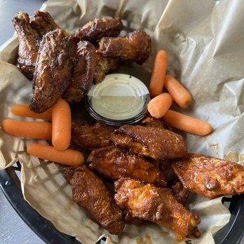 Chuck E. Cheese - Medium Wings - Pizza Near Me - Concord, California