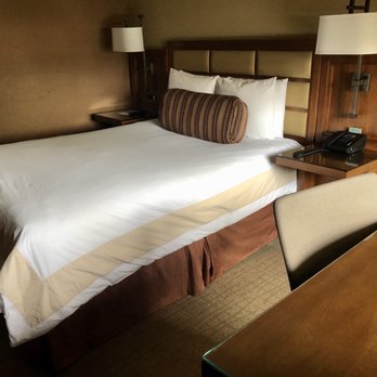Hotel Abrego - Queen bed, desk, and chair - Hotels Near Me - Monterey, California Hotel Abrego - Queen bed, desk, and chair - Hotels Near Me - Monterey, California