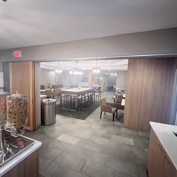 Clarion Inn - Breakfast area - Hotels Near Me - Nashua, New Hampshire