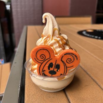Pineapple Lanai - Pumpkin Mickey Soft Serve - Desserts Near Me - Orlando, Florida Pineapple Lanai - Pumpkin Mickey Soft Serve - Desserts Near Me - Orlando, Florida