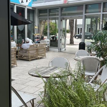 JOE & THE JUICE - Outdoor seating - Juice Bars & Smoothies Near Me - Miami Beach, Florida