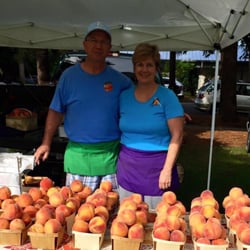 Moore County Farmers Market - Peaches from Kalawi Farms