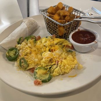 Leo's Brunch House - 4-26-2024 veggie omelette with breakfast potatoes - Breakfast & Brunch Near Me - Carrollton , Texas Leo's Brunch House - 4-26-2024 veggie omelette with breakfast potatoes - Breakfast & Brunch Near Me - Carrollton , Texas