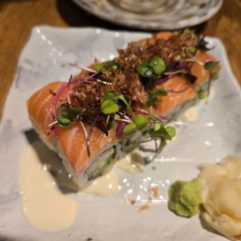 Sushi Garage Cocowalk - Smoked salmon roll - Japanese Near Me - Miami, Florida