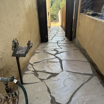 Mi Monarca Landscaping - Natural stone pathway - Landscaping Near Me