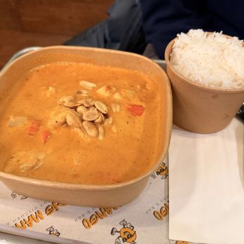 Big Mango Bangkok Kitchen & Bar - Massaman with chicken and rice (option to make it spicy). Husband rated it a 3/5. You could definitely share this. - Thai Near Me - Riverton, Utah
