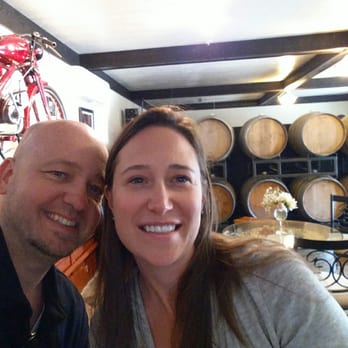 Estate D'Iacobelli - Great wine tasting! - Wine Bars Near Me - Fallbrook, California