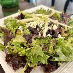 Harbor Fish Market and Grille - Salad w bleu, apples, walnuts