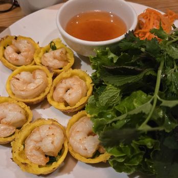 Brodard Chateau - Moon cake - Vietnamese Near Me - Garden Grove, California Brodard Chateau - Moon cake - Vietnamese Near Me - Garden Grove, California