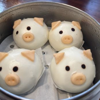 Ju Feng Yuan Dumpling Cafe - Cartoon Custard Bun (4) / 卡通奶黄包 - Chinese Near Me - Poway, California Ju Feng Yuan Dumpling Cafe - Cartoon Custard Bun (4) / 卡通奶黄包 - Chinese Near Me - Poway, California
