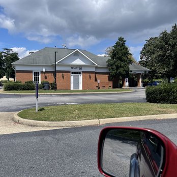 Truist - Outside signage - Banks & Credit Unions Near Me - Chesapeake, Virginia Truist - Outside signage - Banks & Credit Unions Near Me - Chesapeake, Virginia