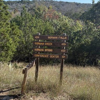 Colorado Bend State Park - Trail signs - Parks Near Me - Bend, Texas