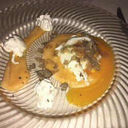 La Casa di Francesca - Kürbiscreme mit Ei und Trüffel sowie Burrata