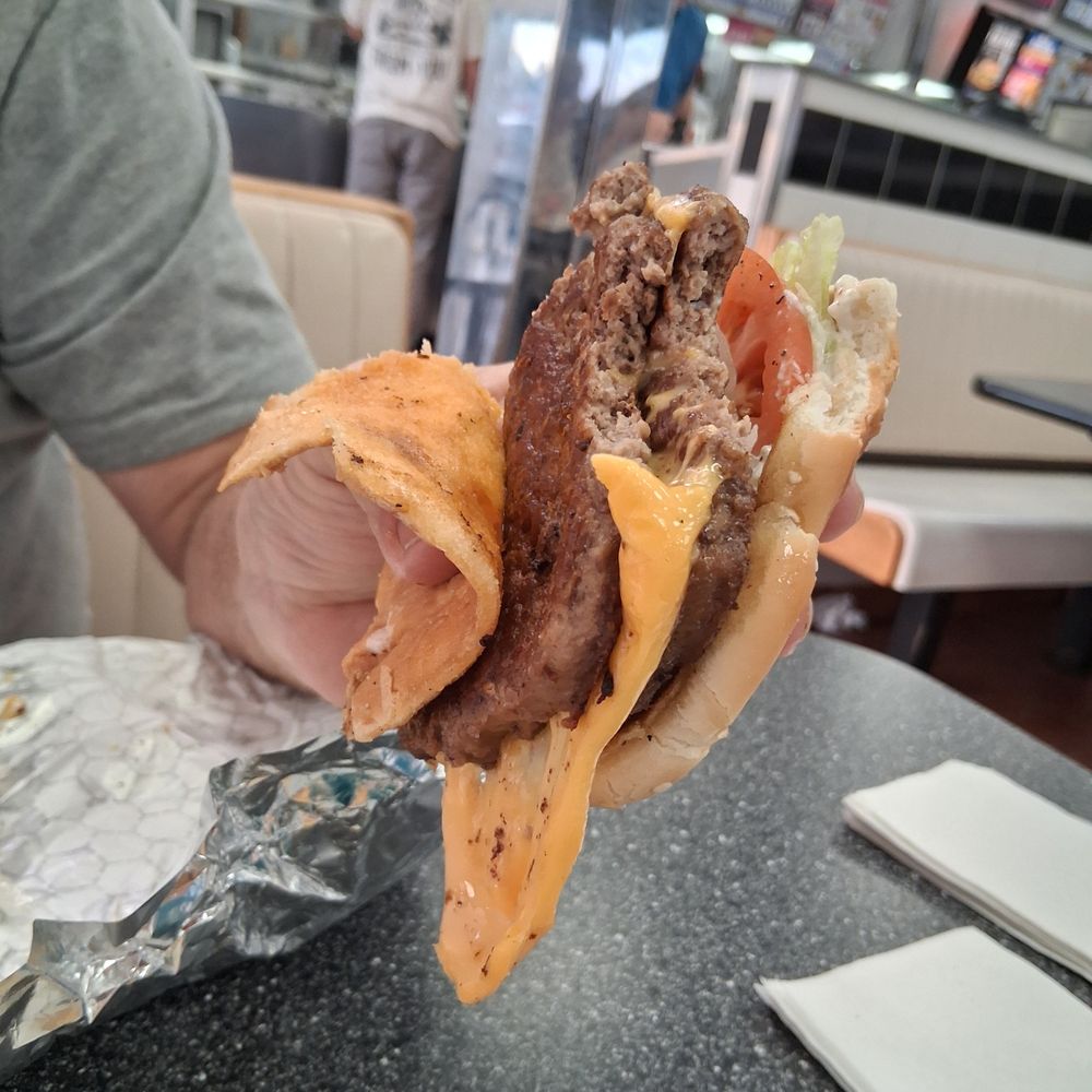 Braum's Ice Cream & Dairy Store - Look at the bottom bun...... - Ice Cream & Frozen Yogurt Near Me - Eufaula, Oklahoma