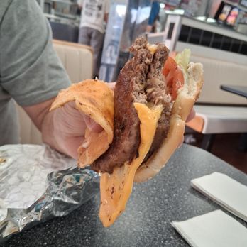Braum's Ice Cream & Dairy Store - Look at the bottom bun...... - Ice Cream & Frozen Yogurt Near Me - Eufaula, Oklahoma Braum's Ice Cream & Dairy Store - Look at the bottom bun...... - Ice Cream & Frozen Yogurt Near Me - Eufaula, Oklahoma