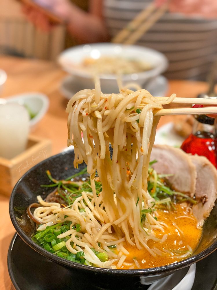 Menya Ultra - Mira Mesa