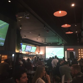 Tap Haus 33 - Inside - Sports Bars Near Me - New York, New York Tap Haus 33 - Inside - Sports Bars Near Me - New York, New York