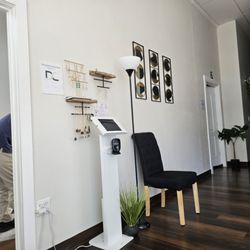 Muscle Precision Therapy - Seating area